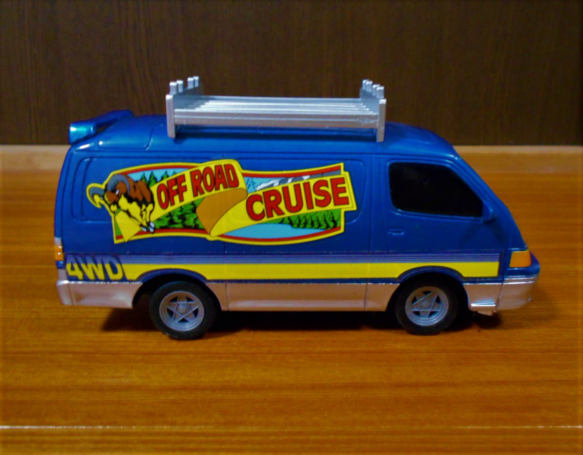 角型倶楽部 Sur Twitter 本日入手した100系ハイエースの玩具 1 32よりもやや大きいサイズ ラジコンだったのでしょうか