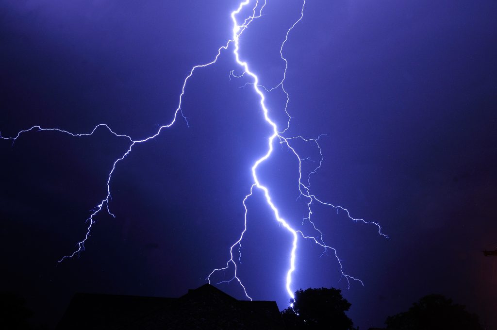HamOntRoofing's tweet photo. After a severe thunderstorm hits your #home, you could be looking at a few hundred dollars worth of simple repairs or you could be looking at thousands of dollars in repairs due to hail damage and flooding! https://t.co/s4t3vzx09Q https://t.co/vQqzEOmc8M