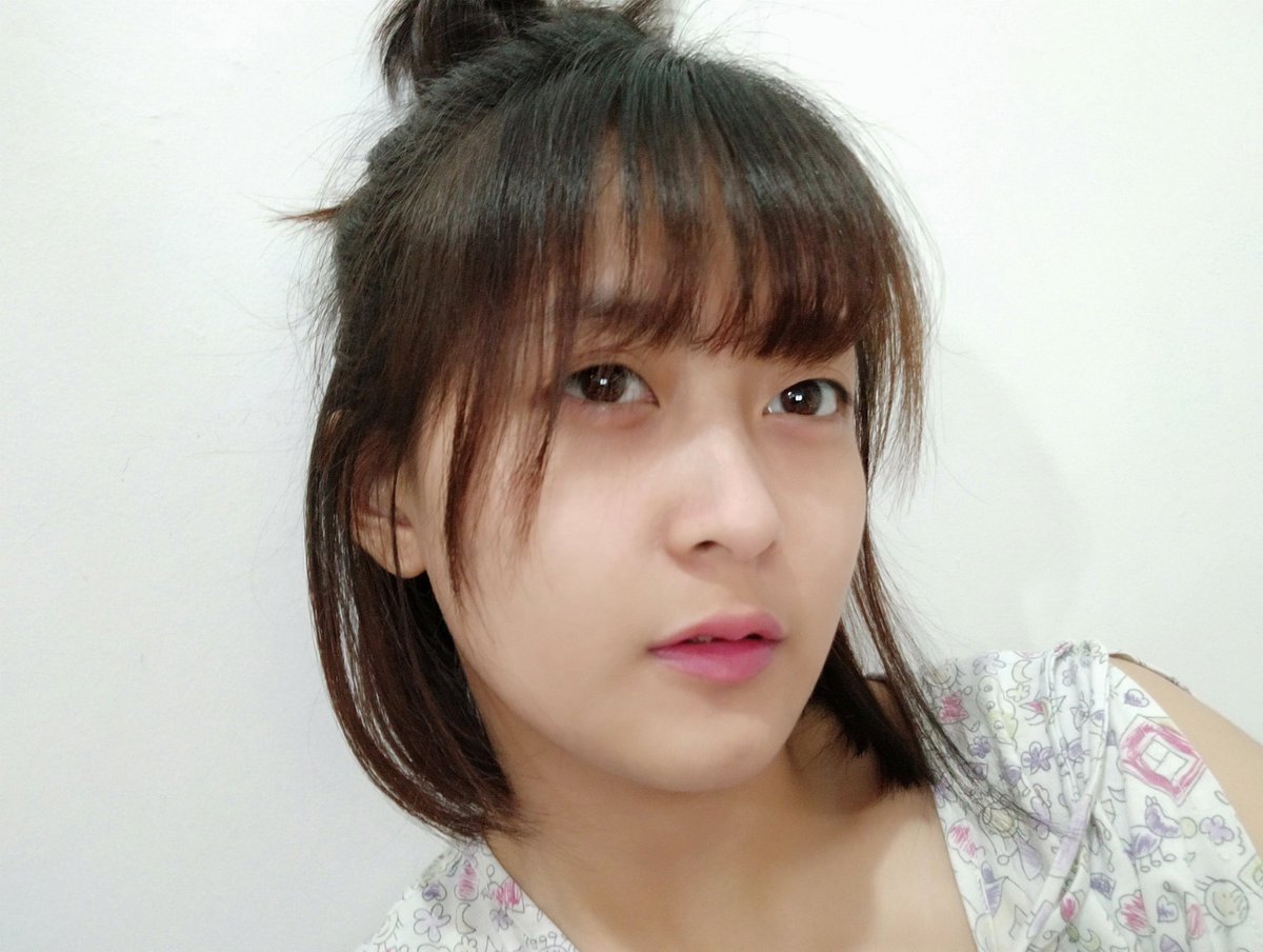 Selfie pakai #RedmiNote5 
Walau malam tetap bagus hasilnya wuwuwuwuwu
Siapa yg sudah ingin theateran????