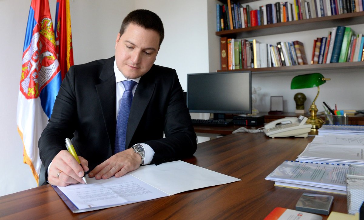 Народна скупштина усвојила је сет од девет закона на предлог МДУЛС који представљају наставак напора да трансформишемо управу у ефикаснији, професионалнији и модернији сервис свих грађана Србије и отвореније друштво mduls.gov.rs/aktivnosti-sao…