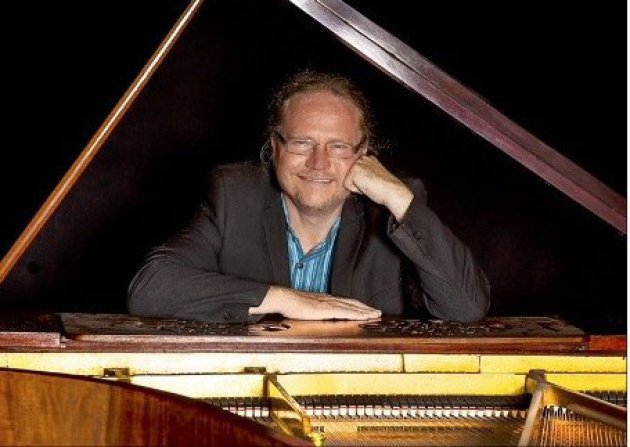 Join us on Friday 29th June between 8pm-10pm, as Craig Milverton graces the stage with his lively Jazz.

Tickets: £12 (UGT members £11)

For more information:

pjj52.app.goo.gl/hY8G9WMS8HDrUk…

#Eastbourne #Theatre #Music #Performance #LiveMusic #EastSussex #Sussex