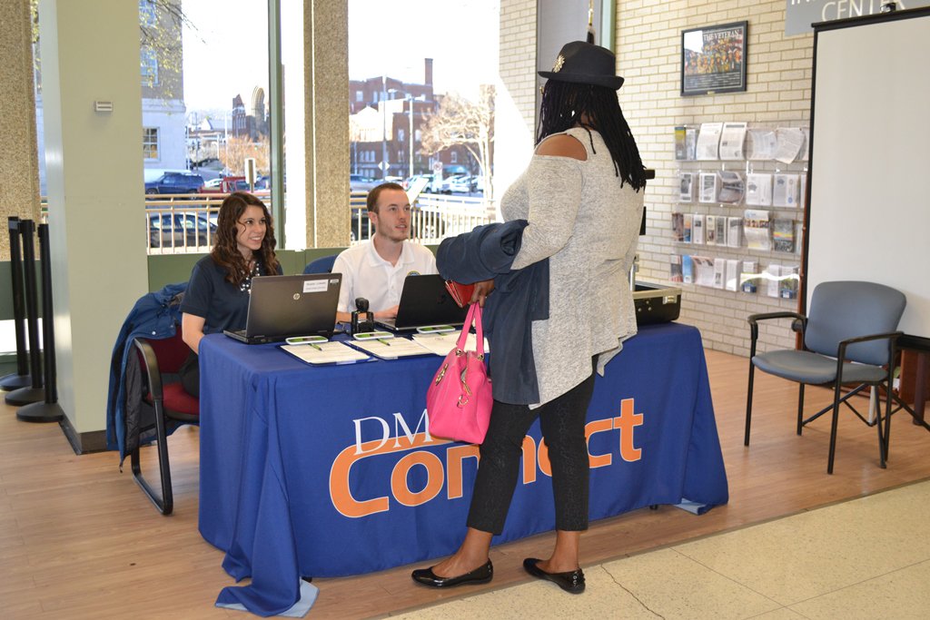 Our #DMVConnect teams are rollin’ through #Virginia bringing #DMV services to you. Catch our Connect team in @YorkCountyVAGov today at the public library, 8500 George Washington Memorial Hwy, from 9a-1p. Take care of your #DMV biz w/ little to no wait!