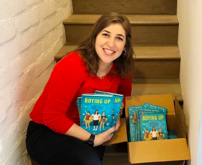 HerCampus's tweet photo. we hung out with @missmayim & talked about her new book, #BoyingUp, and her advice for college women: https://t.co/ifprIe8gpZ https://t.co/3gIRYJ1RL8