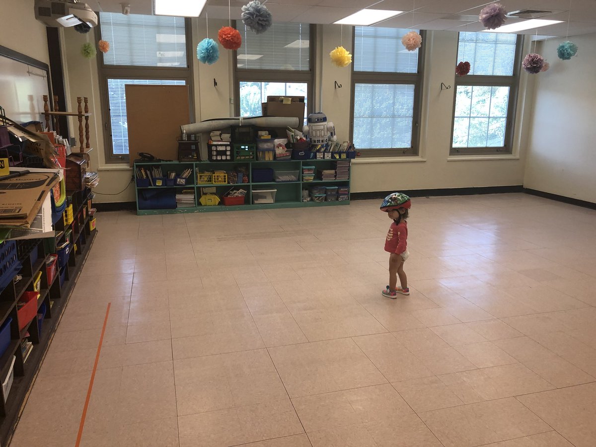 DEndresHPS_CGA's tweet photo. I know it has potential👉🏼I need @superheroteacher @WeAreTeachers &amp; LYSOL to HELP!!! I need a classroom space that is as fabulous as my students. With this new position and a variety of ways the space is going to be used I would be so grateful for a makeover. #flipmyclassroom https://t.co/d5CxregaWH