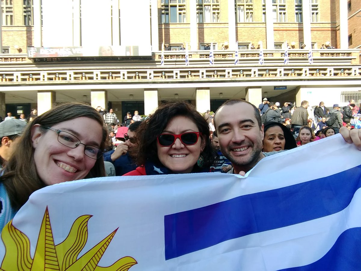 Uruguay - S.Arabistan maci sirasinda baskent Montevideo meydanlari..  #dunyakupasi #WorldCup #Uruguay