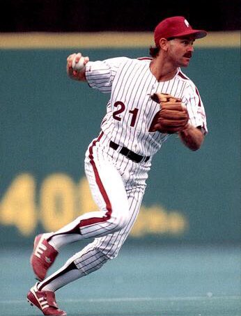 Happy Birthday to former shortstop Dickie Thon. 