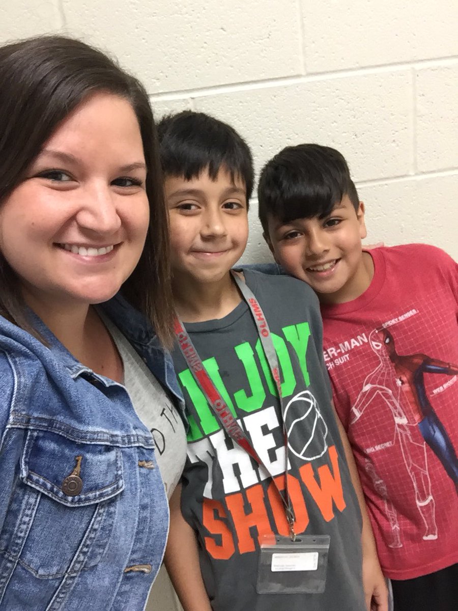 MrsUzandenis's tweet image. Got to see some old friends at AVMR training today! #d123 #d123cov #MathRecovery #AVMR