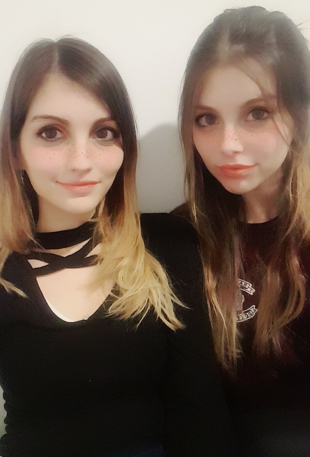Cristinini ൠ on X: Si mi hermana es la más bonita de la tierra, pues se  dice y no pasa na. t.cotlBuXvZ8Fg  X