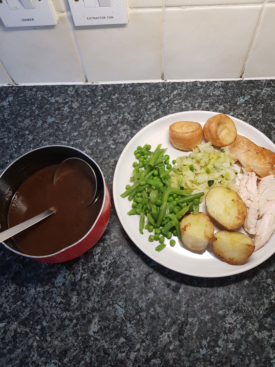 wine321's tweet image. Too hot but fancied a chicken cooked dinner