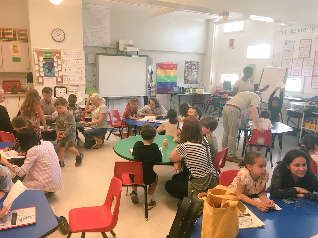 MadameFatimaK's tweet photo. Une belle journée de #foireauxRecits avec la visite des classes et parents @EcolePIET #piquenique #recits #2eannee https://t.co/Tfd3hNqi4o