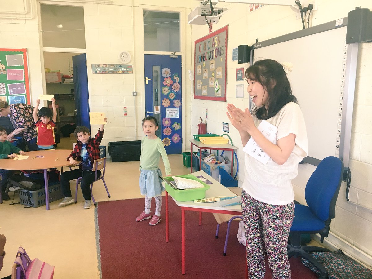 SeniorInfGETNS's tweet photo. Thank you Aya and Emma for teaching us so much about Japan today! 🇯🇵 #OneWorldWeek https://t.co/4wplzkN8Cy