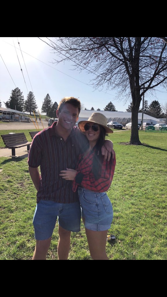 trevormcl2's tweet photo. Happy 21st birthday to the one I most admire, this pretty lady! Excited to get to spend it with ya tonight, watch out for the ICE machine!!🍾🍻 https://t.co/AfkZkTLk6d