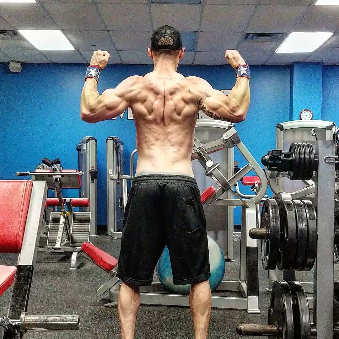 RAWF1tness's tweet photo. Cause everyday is #flexfriday when you are on that #summershredtastic lifestyle thanks to @corygfitness . At 33, I've never been this lean or this strong. I'm not where I want to be, but I'm damn proud of where I've come. https://t.co/WzZNG86Z4y