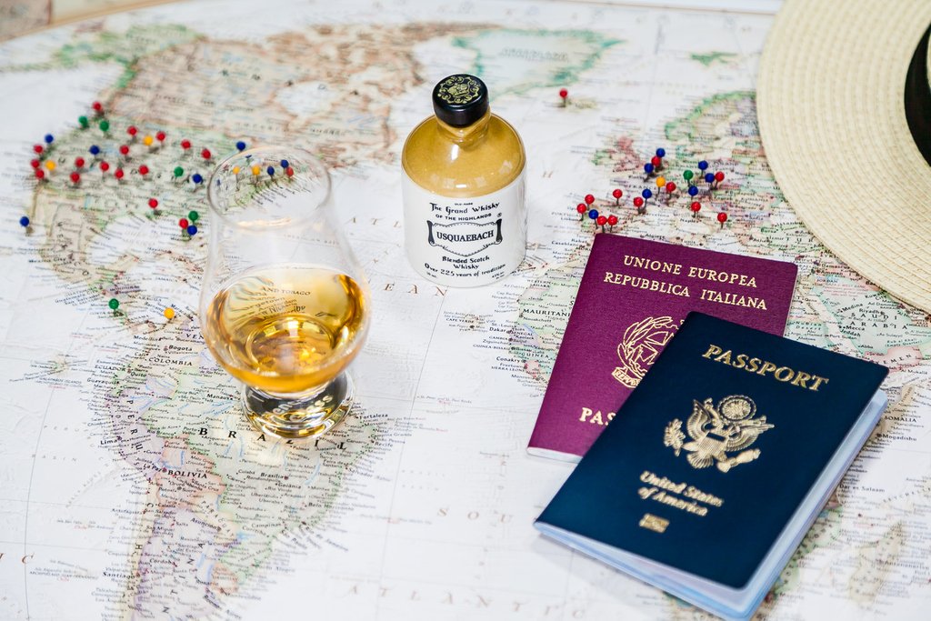 TheUsquaebach's tweet image. Carry on vs checked luggage. What won't you take a chance on not having on arrival? #TravelingFlagon
-
-
#packinghack #whisky #whiskylove #instadram #travel #highlands #scotchwhisky #scotch #wateroflife #scotchlove
