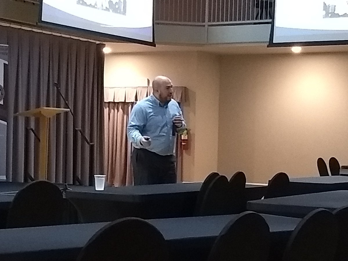 southdpt's tweet image. @simplywillb educating and inspiring the Class of 2018 about their professional and financial future!!! #DPTstudent #DPTin2 #hybridDPTin2