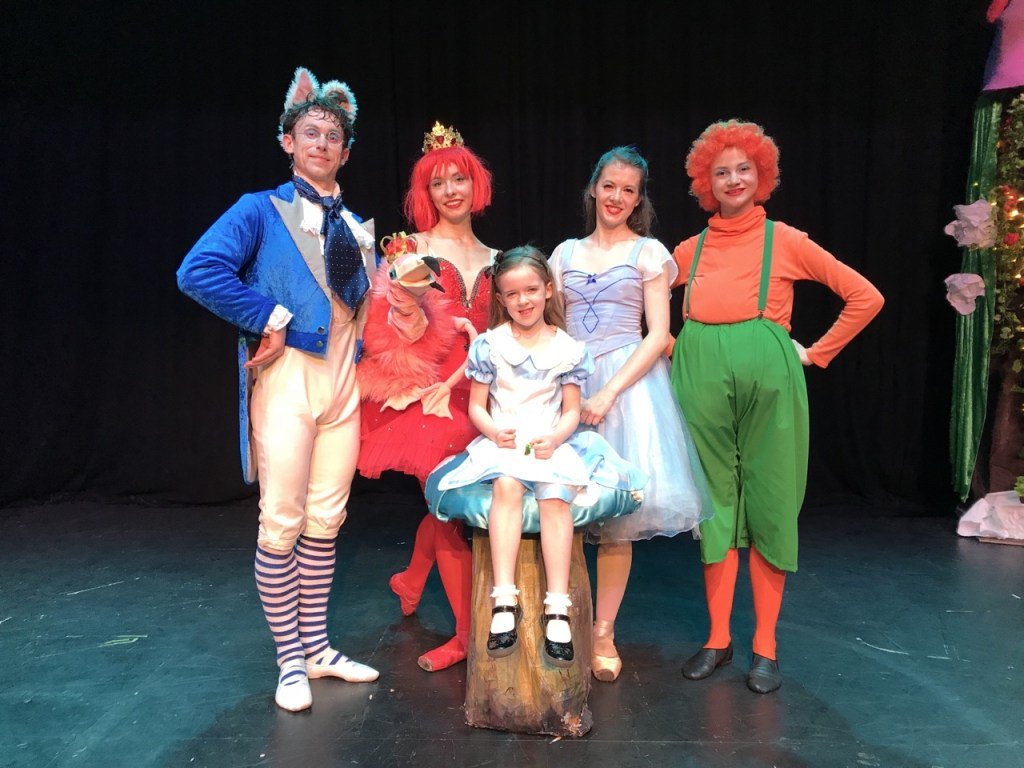 Read our review of Alice In Wonderland Ballet Show with Let's All Dance @Letsalldance1 #aliceinwonderlandballet #kidsballet #aliceinwonderland #culturalkids @culturalwed littlemissedenrose.com/days-out/shows…