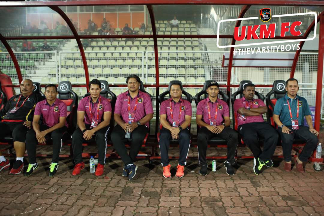 ukm_fc's tweet photo. #TFCIIvsUKMFC
#ukmfcofficial #ukm #ukmpower #thevarsityboys #LigaPremier2018 #unifi #iflix #fusionex Fusionex International #evomaniaburnz #evomania_nutrition #puripujangga Hotel Puri Pujangga #preworkout #unikeb Koperasi Unikeb Berhad #skyhawk Skyhawk Apparels https://t.co/jWwjX2GIQD