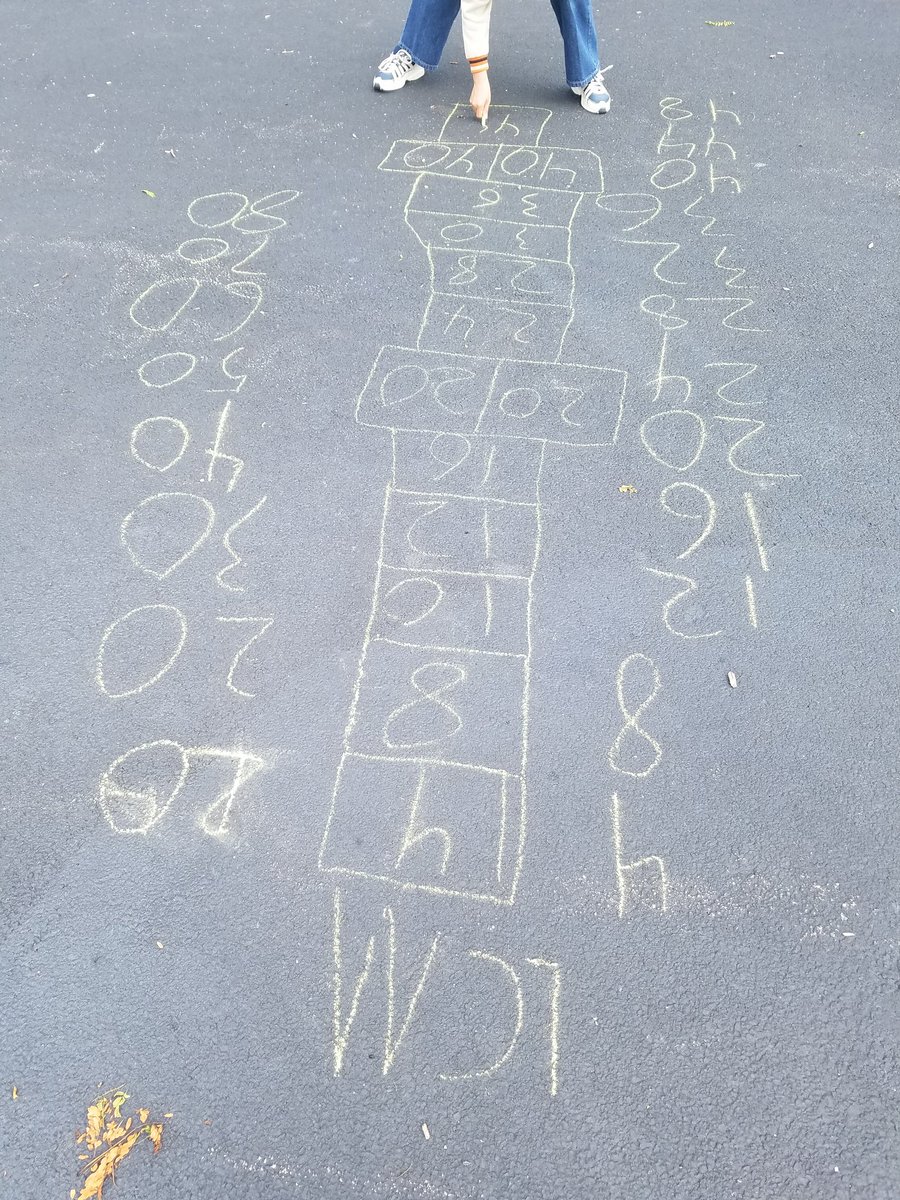 MatthewGilling4's tweet photo. Hopscotch match-find LCM and GCF #InnovatorsMindset https://t.co/wPkVndVeaJ