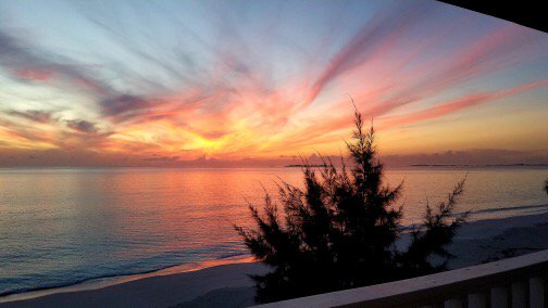 spann's tweet photo. Sunrise this morning from Exuma Bahamas... photo from Kristin Campbell https://t.co/qoCvKFjVai
