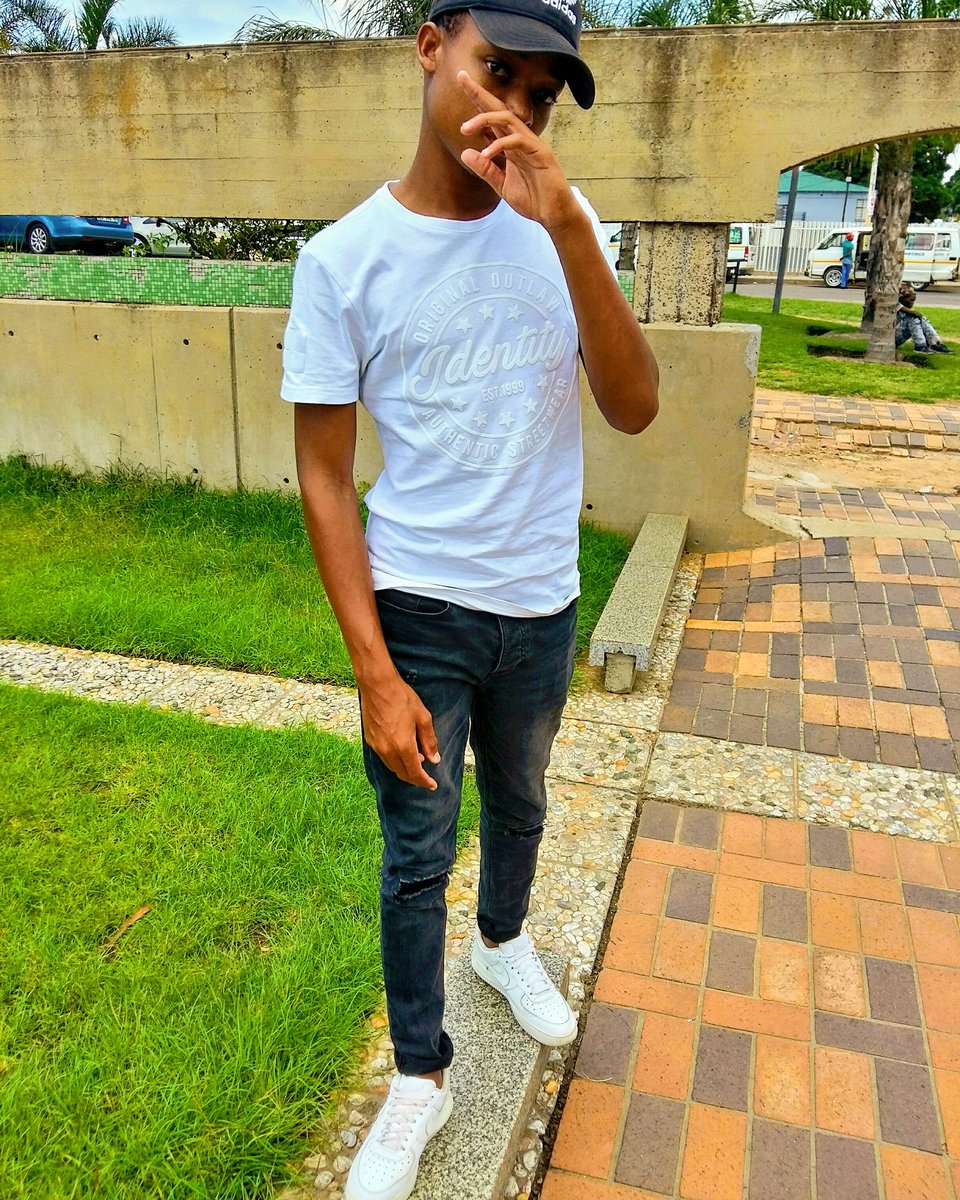 Tumi76841160's tweet image. Let me participate 👉#FlamesUnder10K