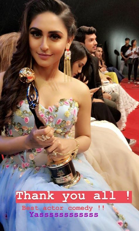 shweta_mak's tweet image. These four are love. Only people I was rooting for🙌
All four of them Slayed last night🔥

Awards are already their❤️
Now looking forward to their performances on Sunday😍

#GoldAwards2018 #Kryan #KaIra #Shivin #yrkkh #BelanWaliBahu