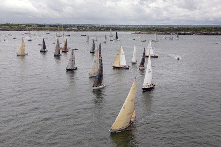 Dorade1929's tweet photo. Dorade finished the Newport Bermuda Race today, with an elapsed time of 4 days, 14 hours, 24 minutes and 53 seconds. Here are some photos of the boat at the start by the talented Billy Black! https://t.co/qoChxG1NOX