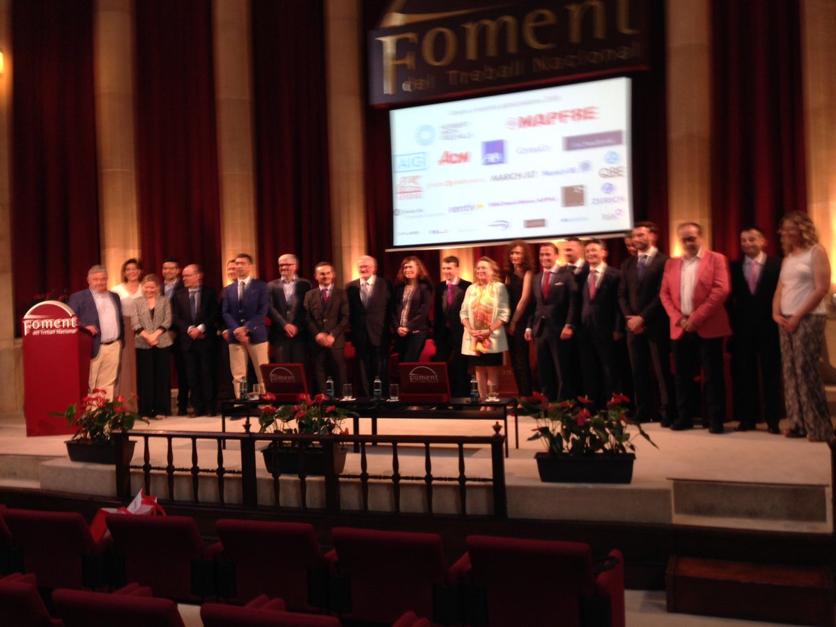 AGERS_'s tweet photo. Queremos felicitar a todos los alumnos de la I Promoción del Programa Experto en Riesgos Riskcenter Universidad de Barcelona encolaboración con AGERS, que han recibido sus diplomas en una ceremonia celebrada durante nuestro IV Congreso en Barcelona. #agers2018 https://t.co/J7tNyRUXtL