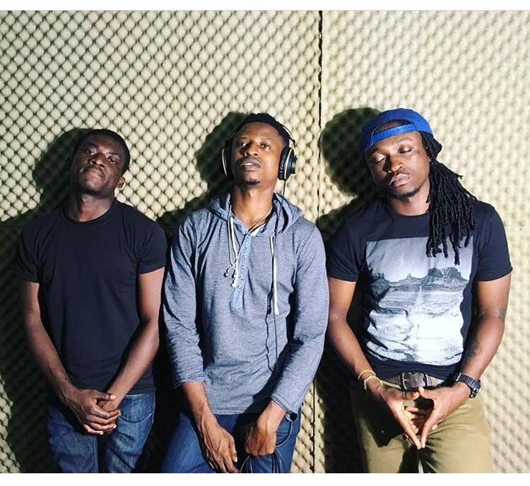 ShellyStank's tweet photo. Follow @TheWildMoNki for More https://t.co/FNFIlzKxfg.. @Reed_Drago is Lit as  fire 🔥 @DJYoGaGH be D Soldier @childwild233 be the Handler Alongside @iamdoPEEGh  be the doPE Guy  not forgetting to take a #TuFfPuff🔥 🔥 https://t.co/qPvIMZOGKs