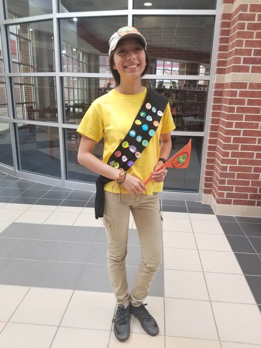 EQ_Smith's tweet photo. Smith Staff go above and beyond for dress up!! #AdventureTheme ๐๐ https://t.co/2e2kfCPjDI