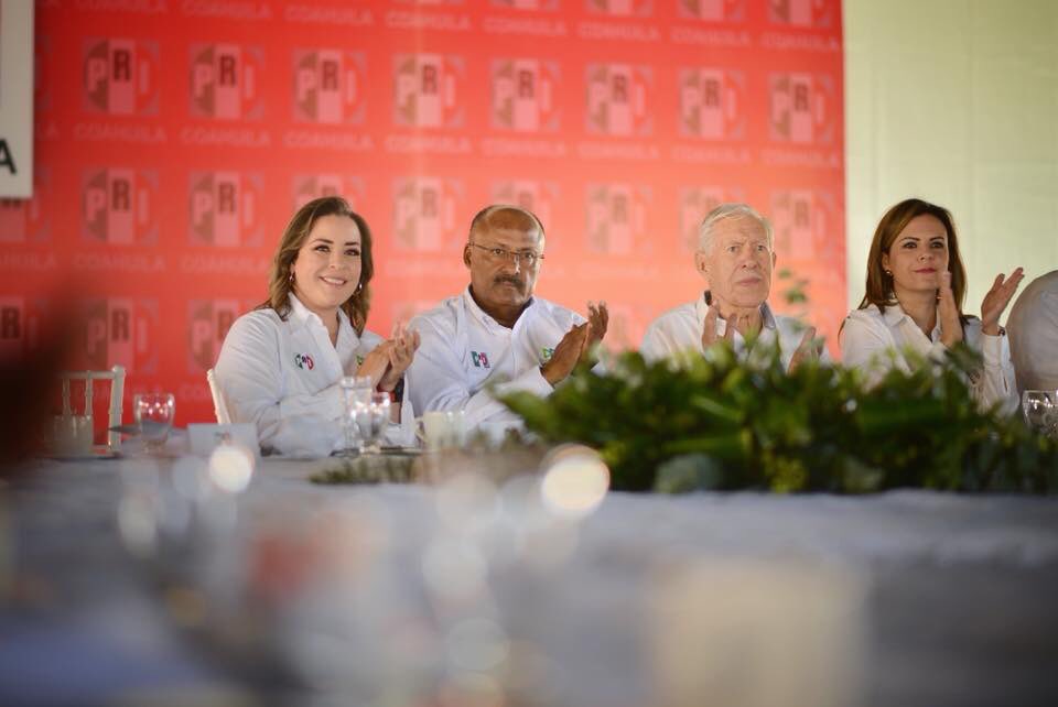 Veronica_mtz's tweet photo. Hoy nos visita el Presidente del @PRI_Nacional @JuarezCisneros 

Bienvenido a #Coahuila, tu presencia nos fortalece. 

#PepePresidente 
#TodosPorMexico
#VeroYJericóSenadores 
#AvanzarContigo 

@JoseAMeadeK @jericoabramo https://t.co/zx1Az86qRk