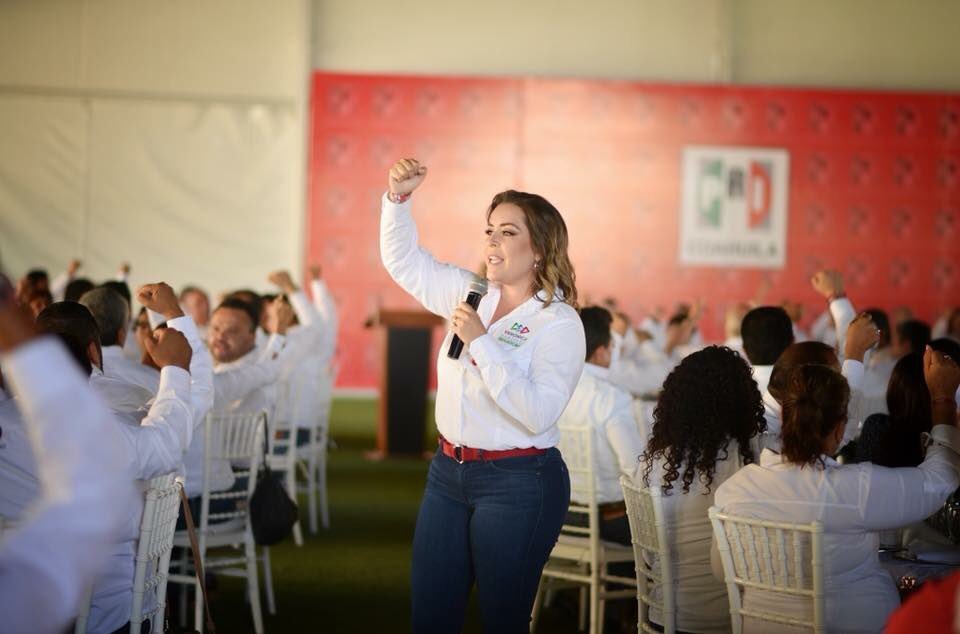 Veronica_mtz's tweet photo. Hoy nos visita el Presidente del @PRI_Nacional @JuarezCisneros 

Bienvenido a #Coahuila, tu presencia nos fortalece. 

#PepePresidente 
#TodosPorMexico
#VeroYJericóSenadores 
#AvanzarContigo 

@JoseAMeadeK @jericoabramo https://t.co/zx1Az86qRk