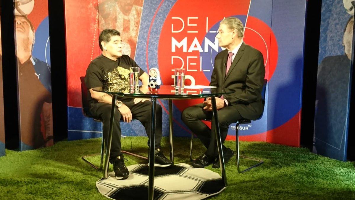 teleSURtv's tweet photo. No te pierdas HOY el mejor programa del Mundial #DeLaManoDelDiez con Diego Armando Maradona y @VHMok ⚽🏆

Sintoniza teleSUR ¡Te esperamos! #teleSUResMundial https://t.co/D7KofMYqJH https://t.co/MzvJSOPbeZ