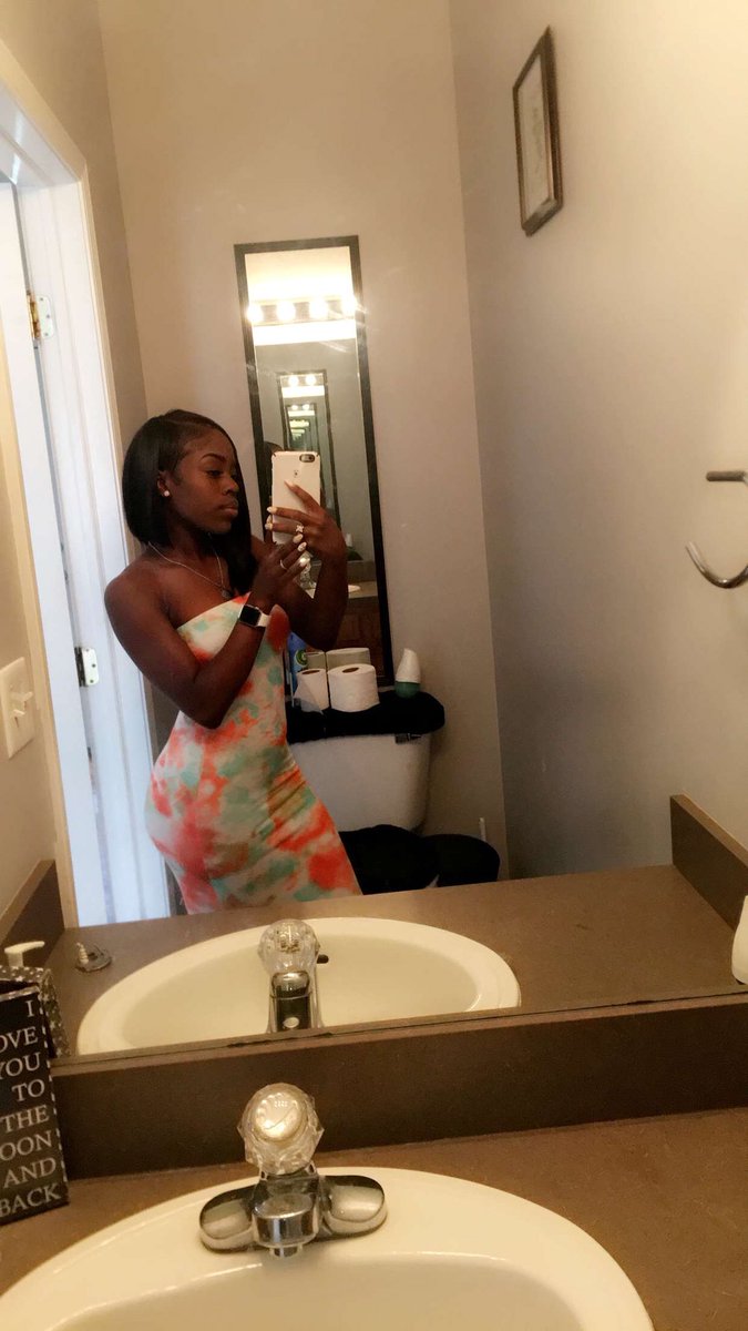 ColdestA's tweet photo. #WhosWhoAtMSU22
- Hey y’all I’m Amira 😄
- I am an incoming Freshman 
- I am currently undecided but 𝕄𝕖𝕕𝕚𝕔𝕒𝕝 field for sure 🤷🏾‍♀️ 
- Redford/Detroit, Mi
- very small, really cool and cute! 
- I will marry my prom date 😊 https://t.co/Ij6zDedVnl