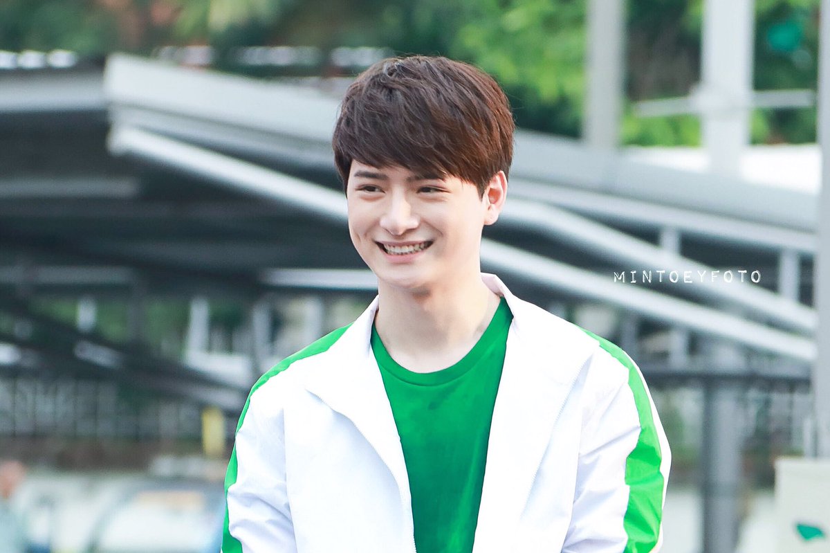MintoeyFOTO's tweet photo. Goodnight 🌨
@kristtps @krist_est
#KristPerawat
#LotusExpress #Expressminions https://t.co/lrikXFFrs0