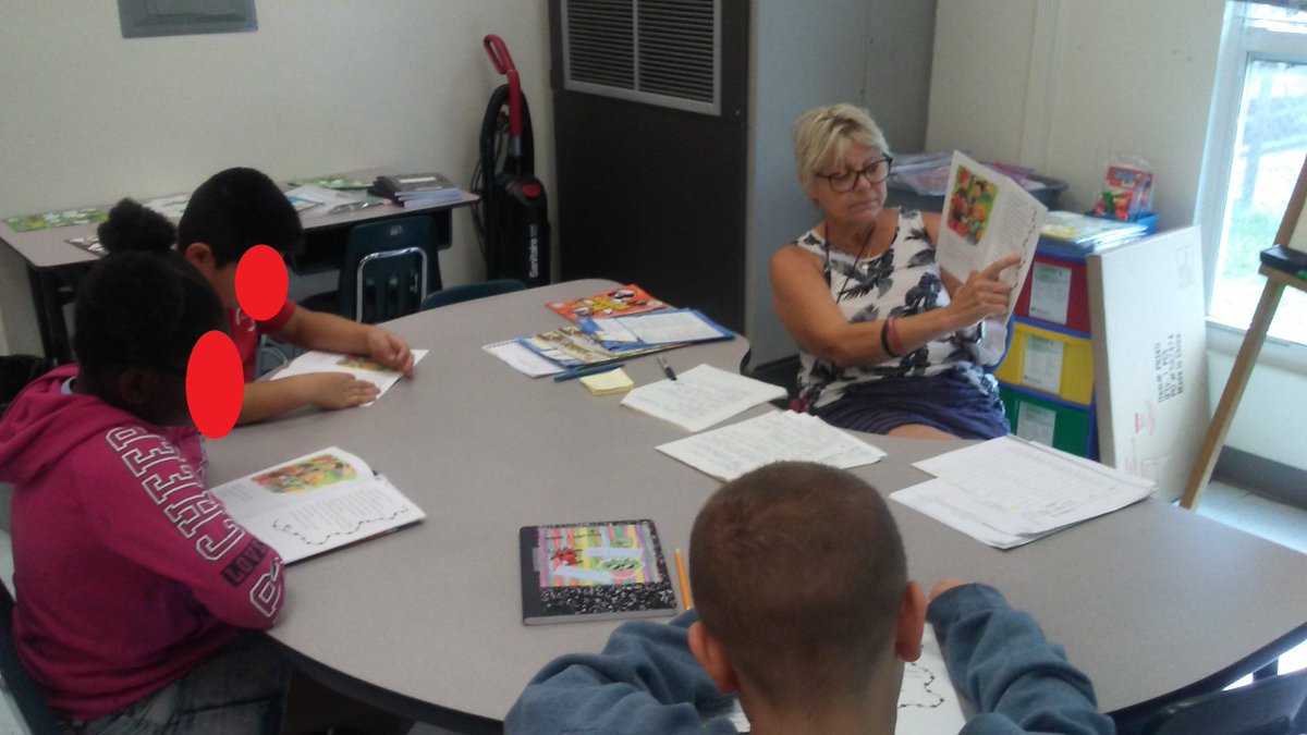 Guided Reading in Wynnebrook SRA #pbcSRA Ss couldn't wait to find out what was happening in the text