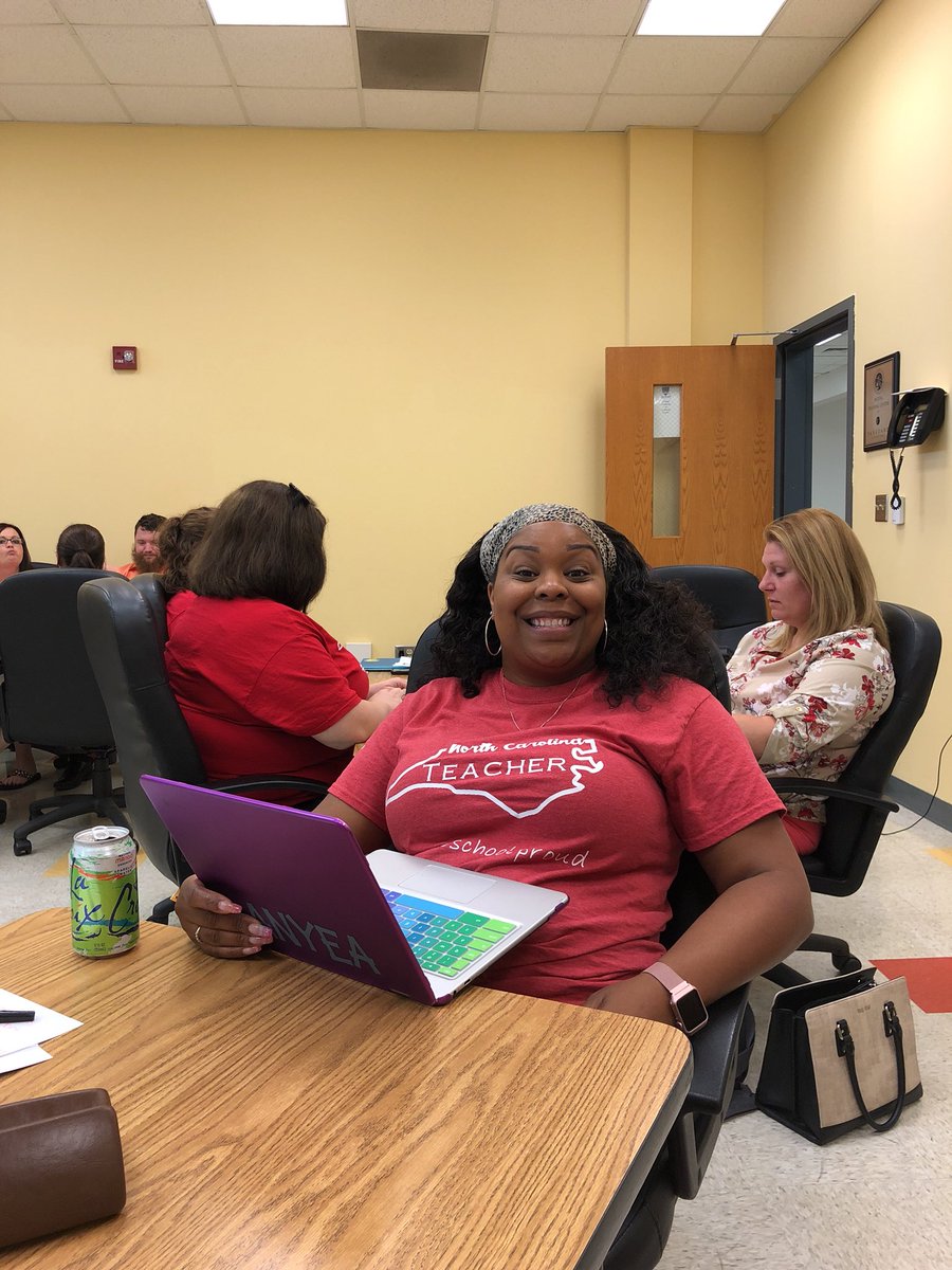 chels_hartness's tweet photo. Working on Canvas course for DLC. @AnyeaGibson is hard at work! #hpsblendED #hickoryschools https://t.co/tBF6OWOScZ