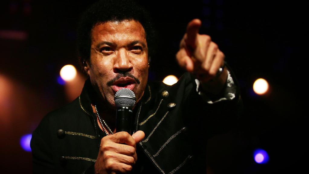 Happy birthday to pop icon, Lionel Richie! 