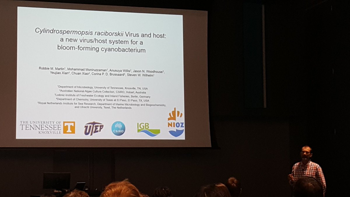 TN_Marine_Micro's tweet photo. Robbie Martin unveiling the genome of CrV to #AVW9...fun working with @brussaard7 and others. https://t.co/JsaSqZR9WK