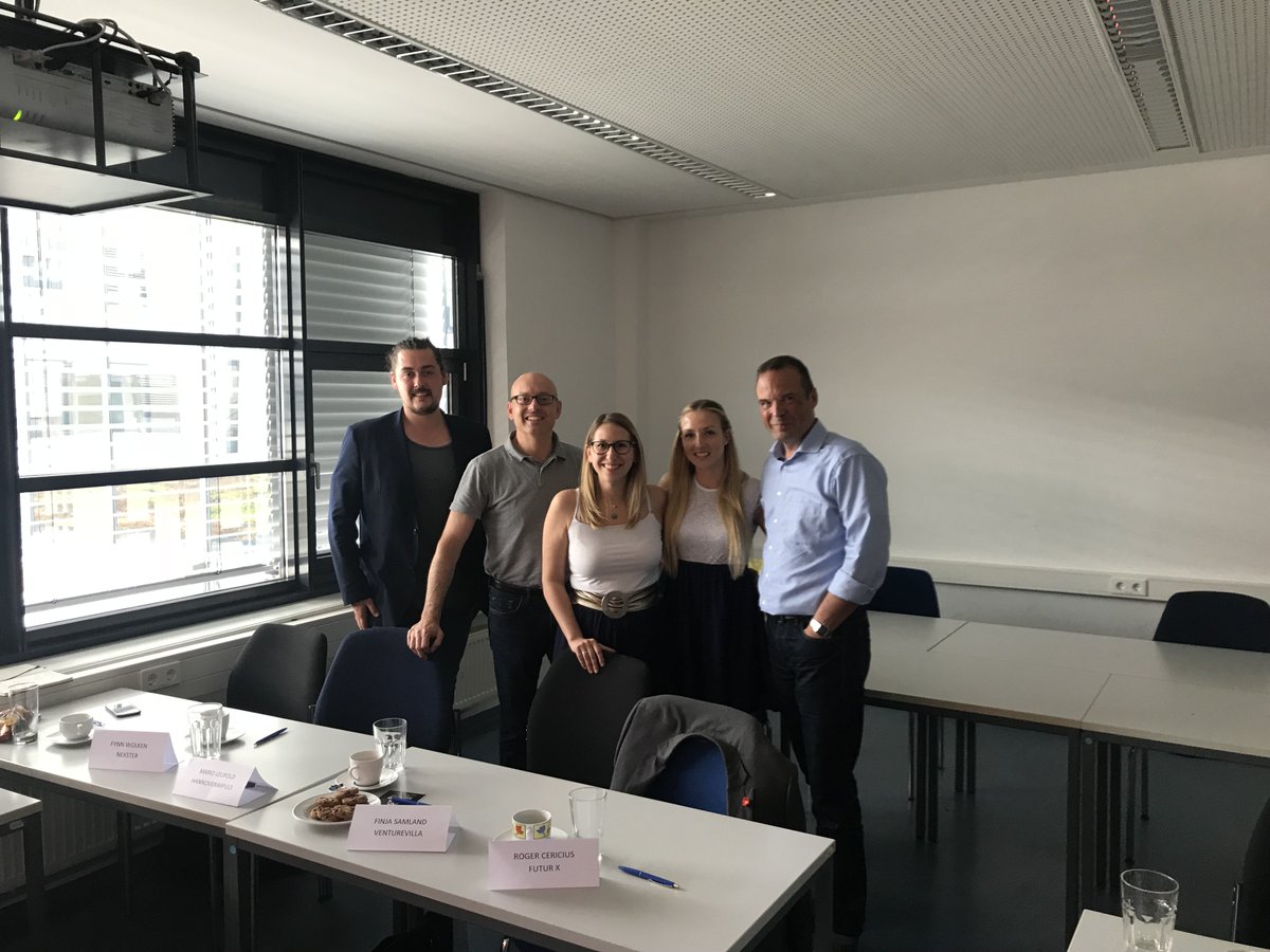 Venture_Villa's tweet photo. Unsere Finja war heute im Jury-Einsatz an der #hochschule unterwegs. Gemeinsam mit @nexster #futurx und @hannoverimpuls wurden die Teams aus dem Unternehmertun-Kurs von den #Startupexperten noch einmal ganz genau unter die Lupe genommen🧐 https://t.co/RdeaveI4pZ