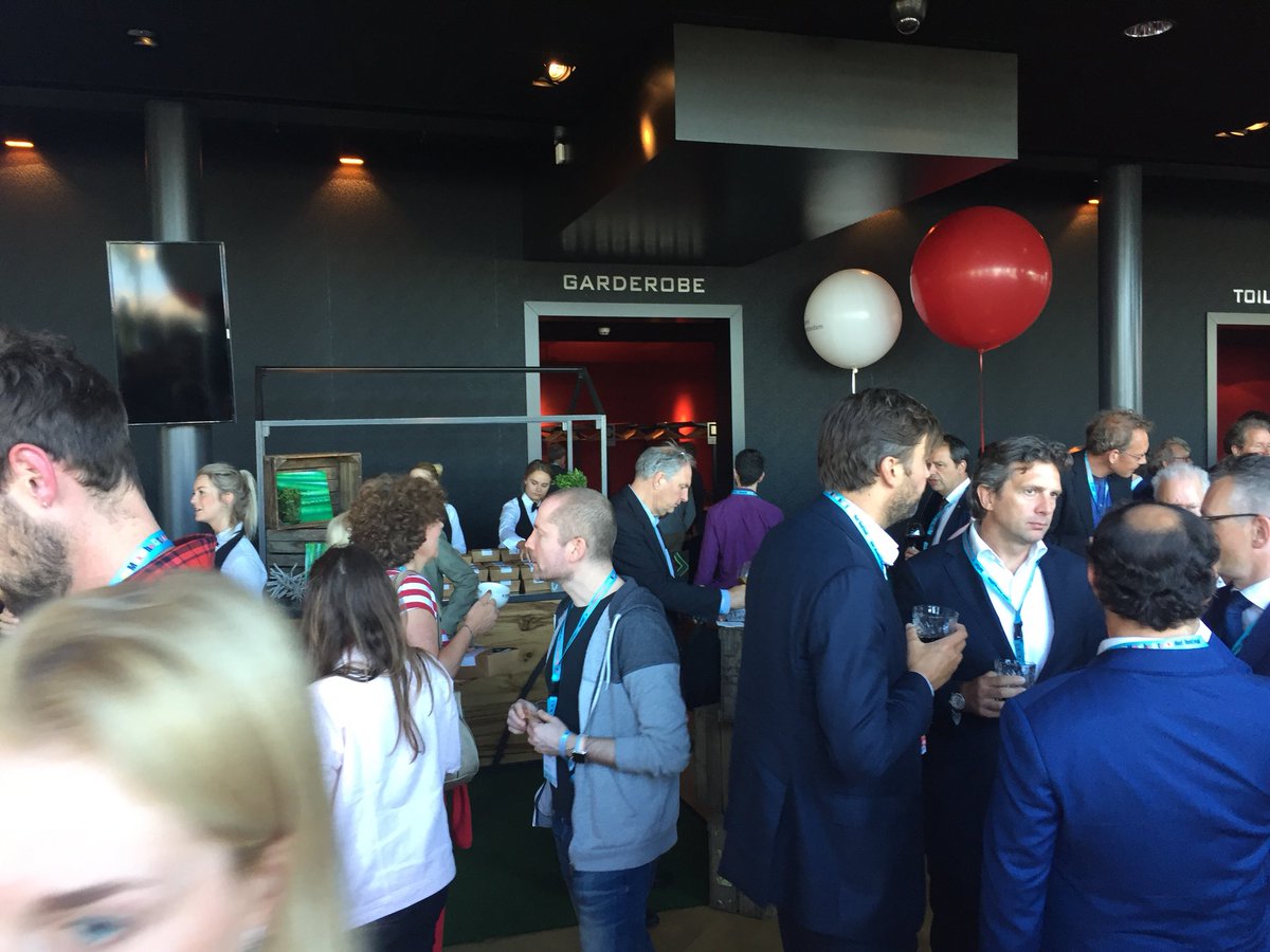 ProdockAdam's tweet image. Opening van WeMakeTheCity! Interessante presentaties #Facts of the Region #Future of the Region. Nu proosten op de toekomst van onze regio!