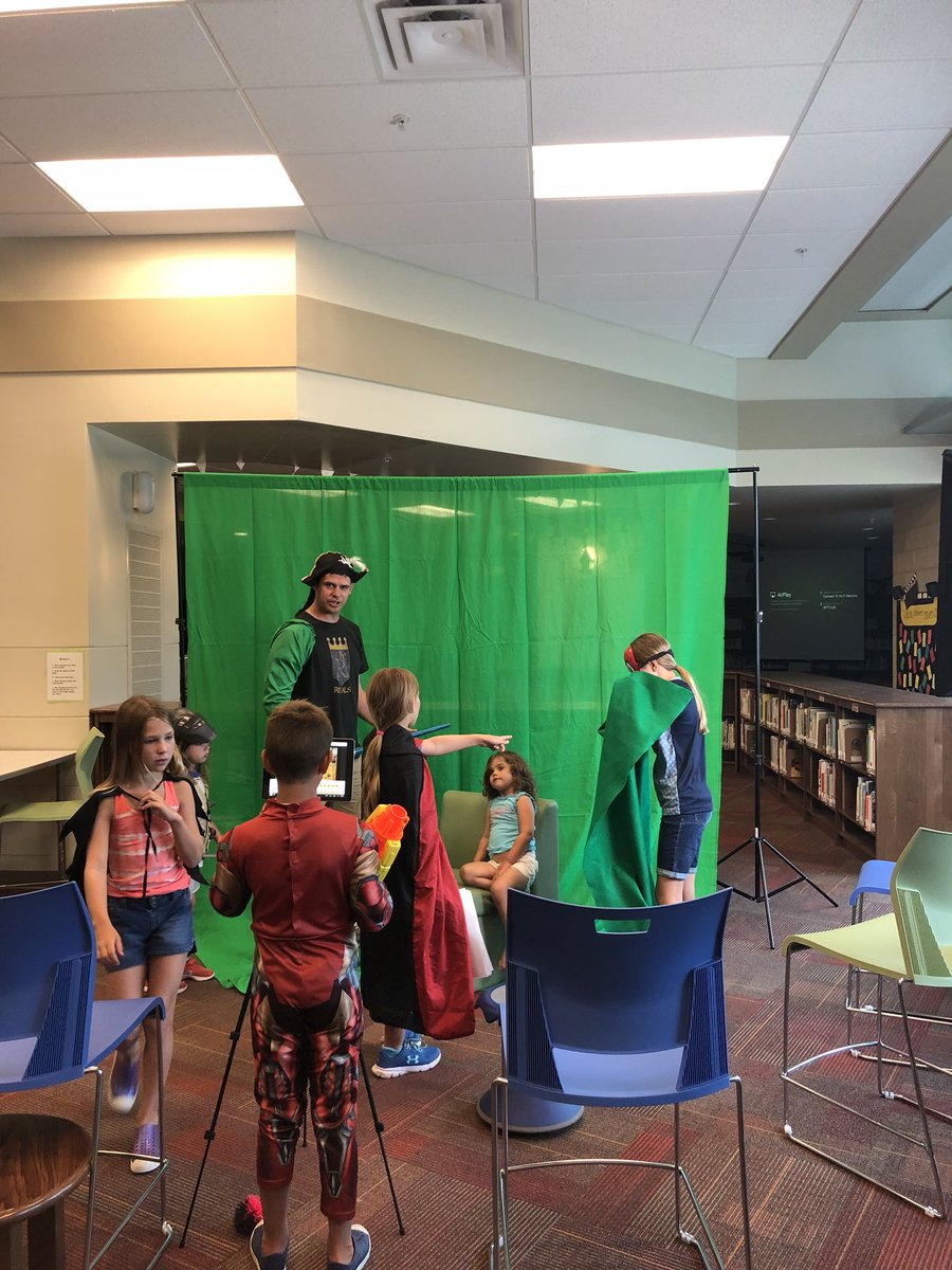 MLittle_library's tweet photo. Mr. Pumphrey enjoying Green Screen Wednesdays! #ApacheISElevates https://t.co/qMACutEO0M
