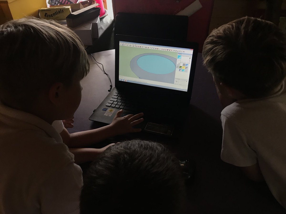 Miss_woodx's tweet photo. A great afternoon for 3 Donaldson enjoying their computing workshop, programming and coding, thank you so much to @AbbotsALSA π»πΉ#abbotscomputing https://t.co/dkHG3SXm1s