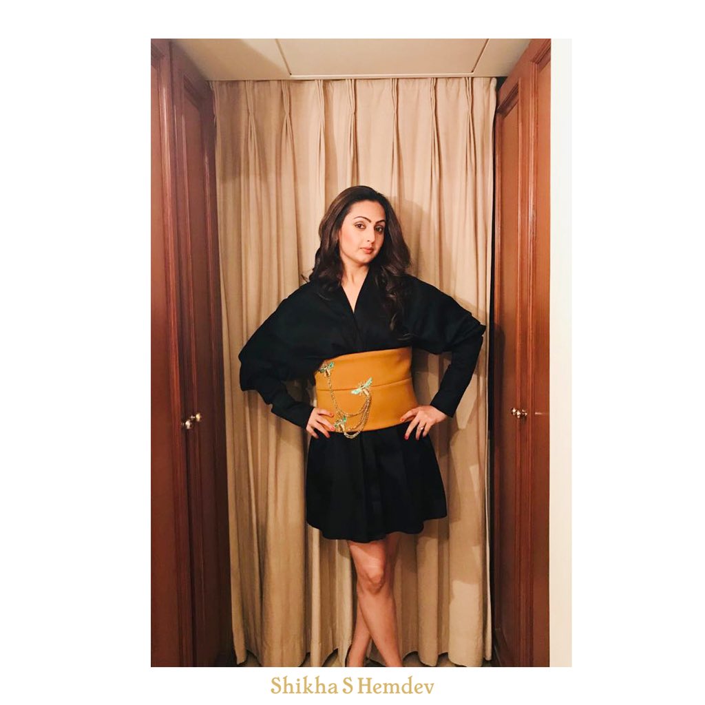 Shikha_S_Hemdev's tweet photo. #ClientDiaries

Divya chawla looking effortlessly stunning in our classic black shirt dress teamed up with a oversized tan belt from our Spring Summer Couture. #ShikhaSHemdev

#Trends #SSH_SS18 #SpringSummer18 #SummerEssentials https://t.co/cbuXXoiZQ1