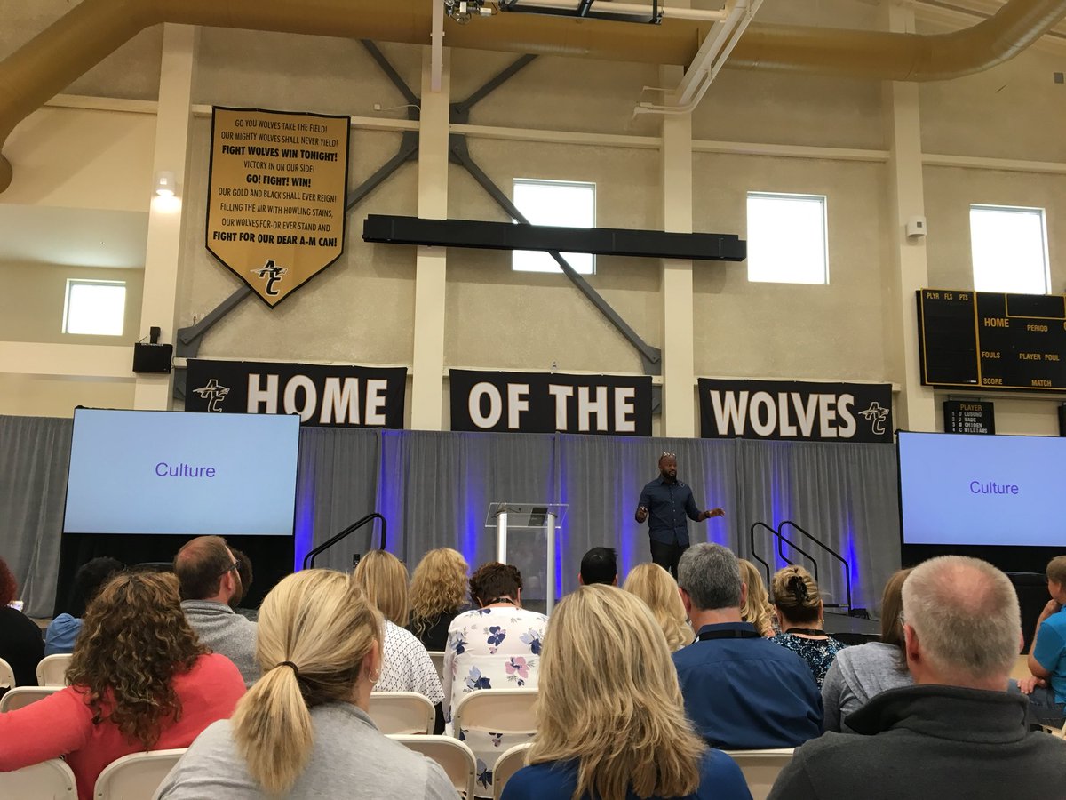 millerpod's tweet photo. “There are some things that computers can’t do...empathy and loving all students” @kalebrashad #truth #pblworld2018 #teacherlife https://t.co/8k3jboCEYO