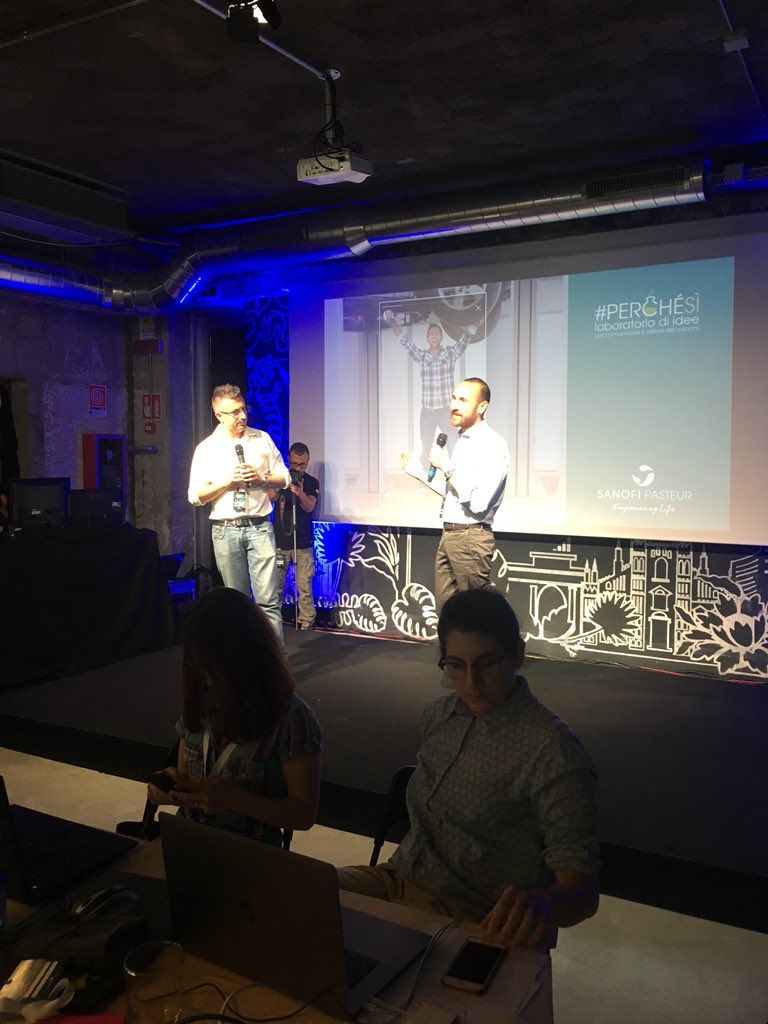 AllegraPagella's tweet image. Inizia la #Feedbacksession ,un momento che può aiutare a migliorare i lavori creati oggi e l’esposizione di domani #Hackathon #PerchéSì @SanofiIT