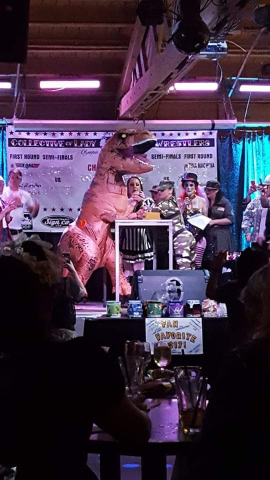 olyclaw's tweet image. You never know who might hit the stage...see you in just 10 days!! @RhythmandRyeOly @YWCA_Of_Olympia @olyclaw