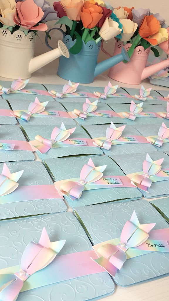 PliePapelaria's tweet photo. Convite pop up, no tema Arco Iris 🌈
#arcoiris #laços #laçodepapel #scrapbook #scrapfesta #papelariapersonalizada #pliepapelariapersonalizada #temaarcoiris #festadecriança #festatematica #1aninho #instagood #love #cute #invitation #invitationcards #convitespersonalizados #craft https://t.co/kpM4QtmxrL