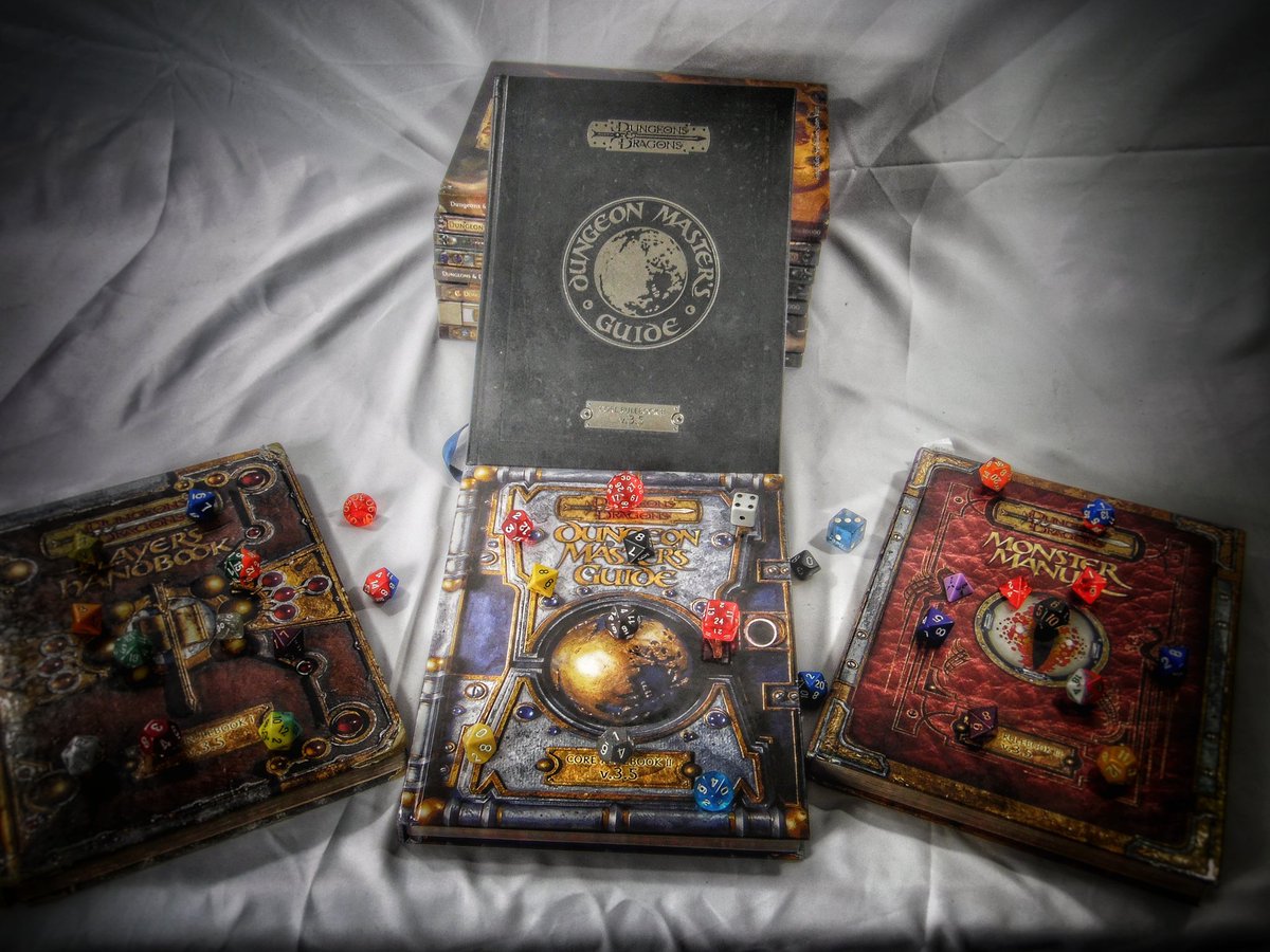 YourDnDChannel's tweet image. Everything you need to start playing some #dnd
#playershandbook #dungeonmastersguide #monstermanual #dungeonsanddragons #ph1 #dmg #mm1 #core #corerules #corerulebooks