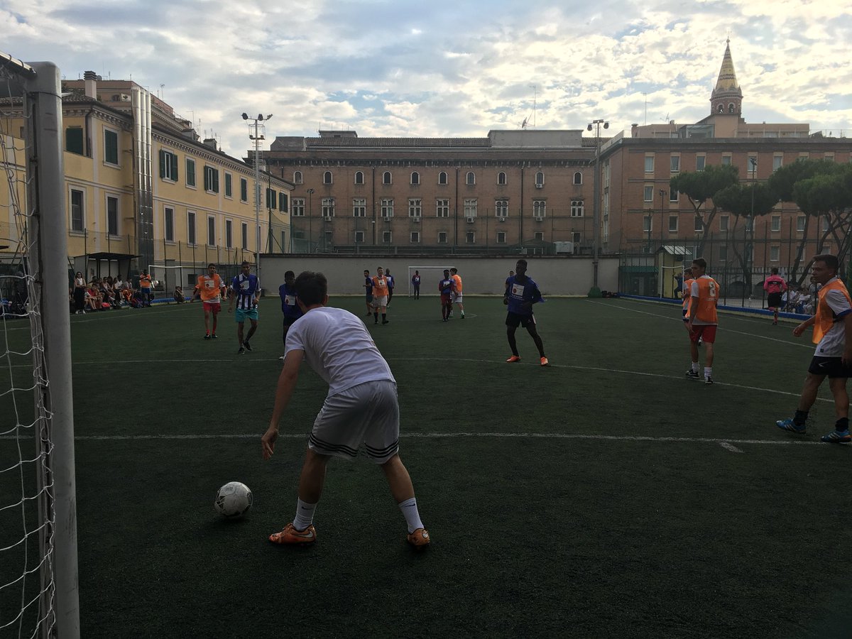 archivetro's tweet photo. Anche i ragazzi del #CPIA4 con il #FabLabArt sono presenti oggi alla partita organizzata da @fmdigitale
#IoCiSono con i #rifugiati
#giornatamondialedelrifugiato
#WithRefugees #20giugno
#Roma #RomeIsUs https://t.co/meBlbnDIIL