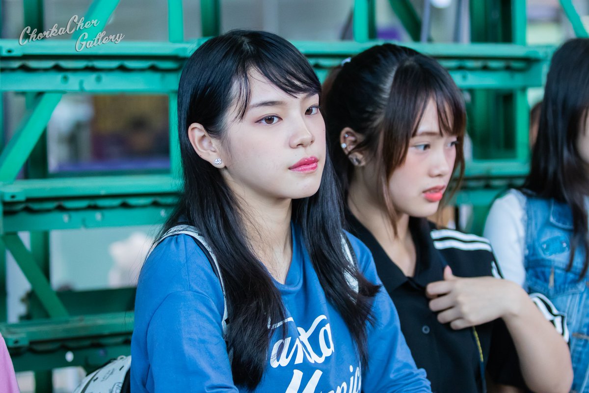 ChorCherGallery's tweet photo. ถึงแม้ว่าเฌอจะไม่มีผมอยู่ในใจ แต่เฌอก็ยังมีผมอยู่บนหัวเสมอนะ...!! 😍💕 

ติดตามเพจที่ https://t.co/MdHVXHOFFE …

#BNK48 #CherprangBNK48 #CherprangFc #CherComeback https://t.co/0agXYjG4wc